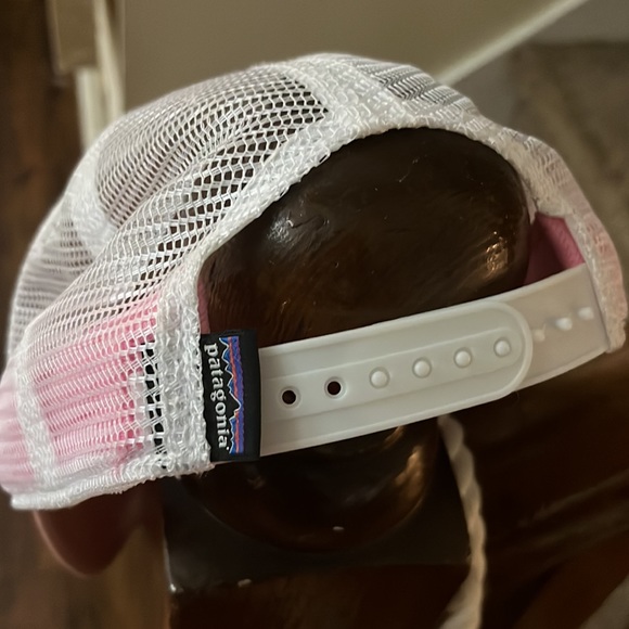 Patagonia Pink hat with wave - Picture 2 of 5